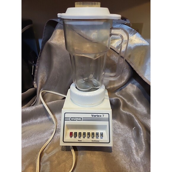 Vintage WARING Vortex 7 Speed White & Clear Plastic Lightweight Blender - Picture 1 of 8